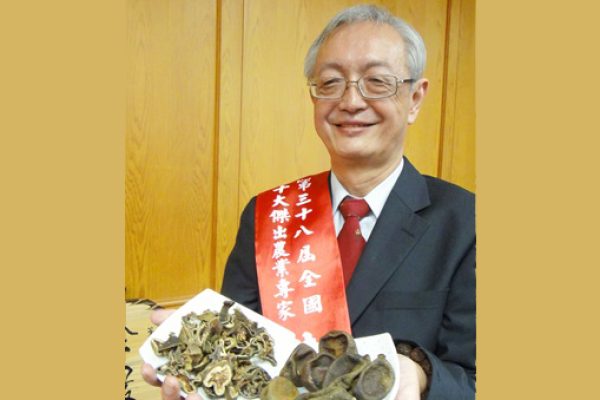 黃卓治
